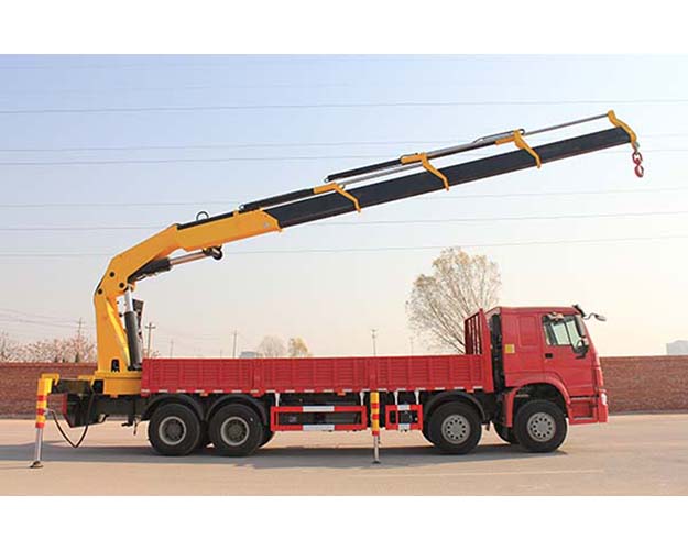 隨車(chē)起重動(dòng)輸車(chē)、隨車(chē)吊